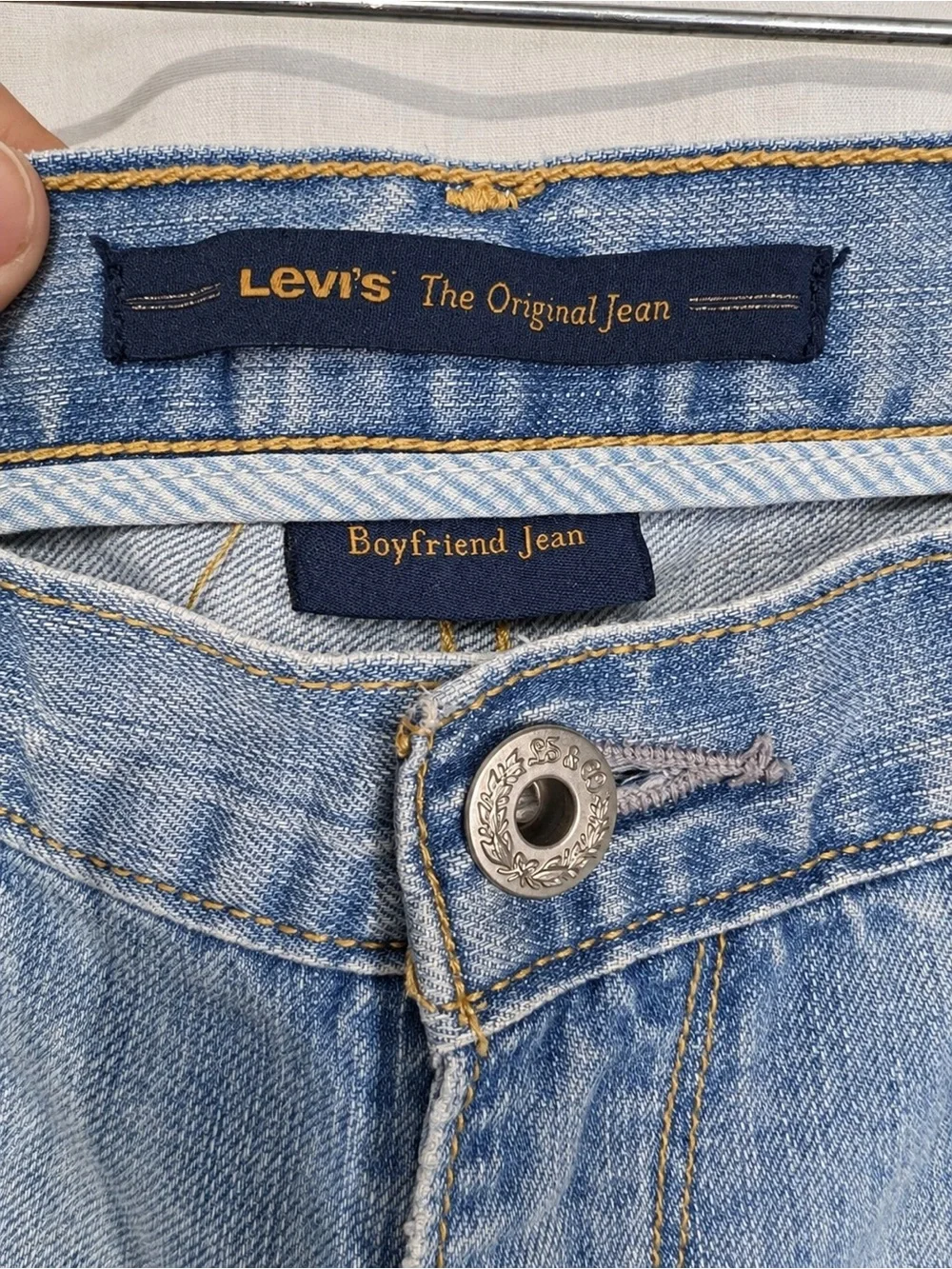 Rare 2009 Levi’s Boyfriend Denim Shorts Upside Down Red Tab Error Size 8